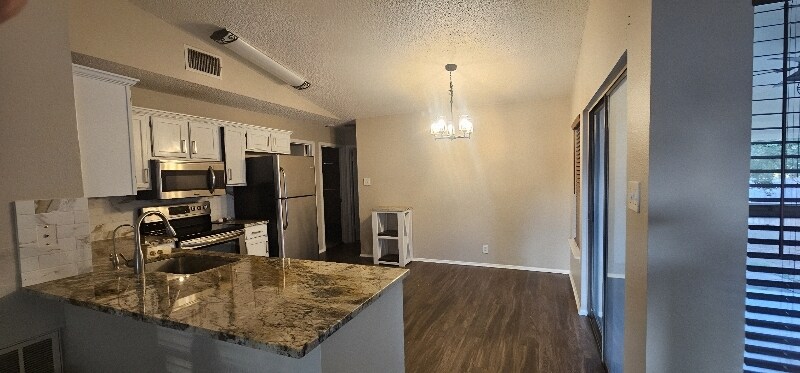 Building Photo - 6602 Pebble Spring Dr