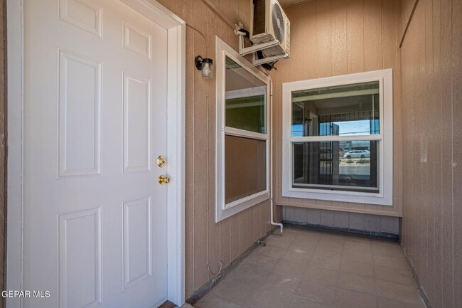 Building Photo - 11450 Sundrop Ct