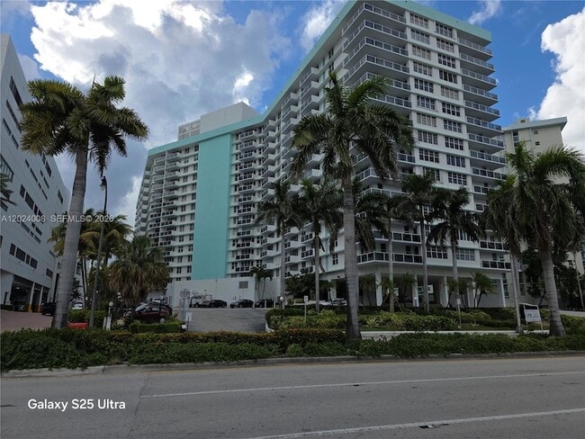 Building Photo - 3725 S Ocean Dr