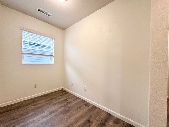 Building Photo - Modern 3-Bedroom 2.5 Bath Single Family Home in Gresham!