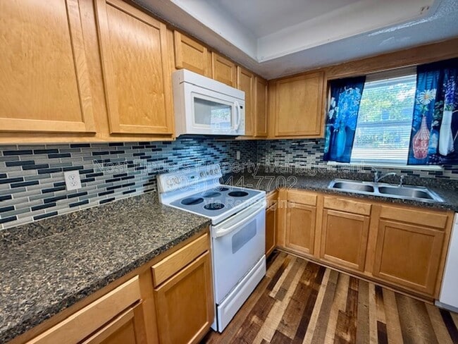 Building Photo - 11406 Bedford Oaks Dr