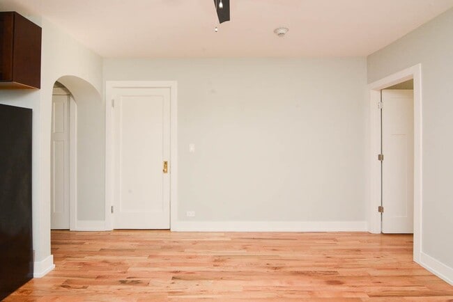 Building Photo - 811 Elm St