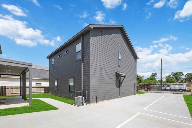 Building Photo - 4814 Wilmington St