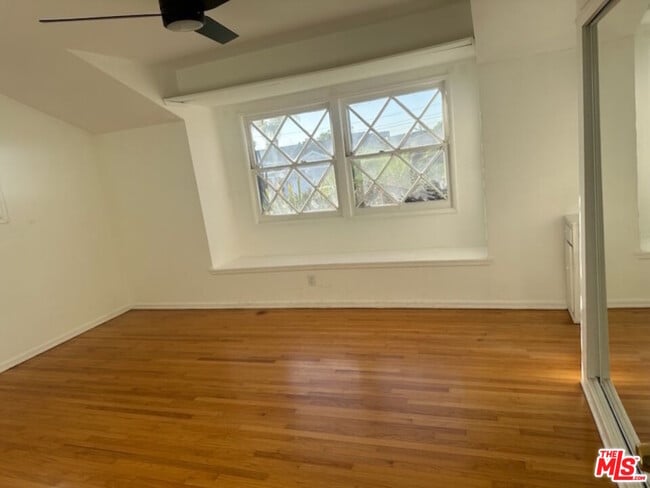 Building Photo - 5832 S Sherbourne Dr