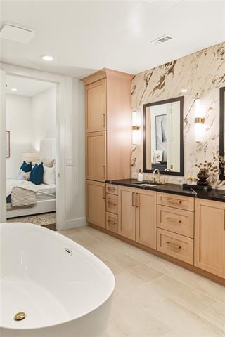 Building Photo - 1530 Meeting St