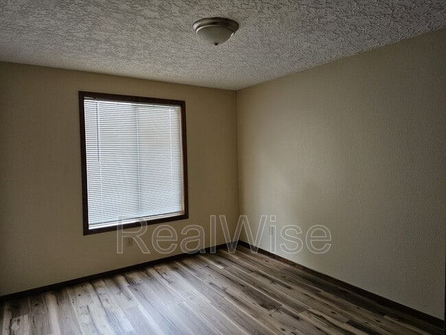 Building Photo - 11019 NW 33rd Ave