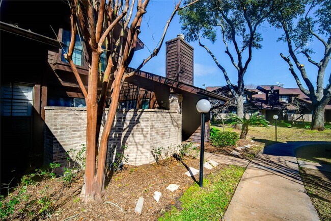 Building Photo - 2510 Grants Lake Blvd