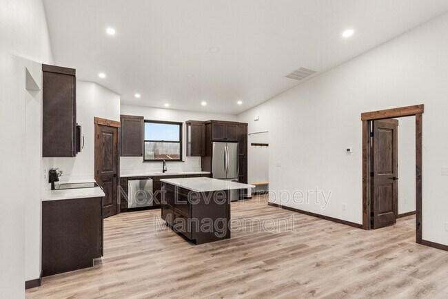 Building Photo - 1530 Trumble Creek Rd