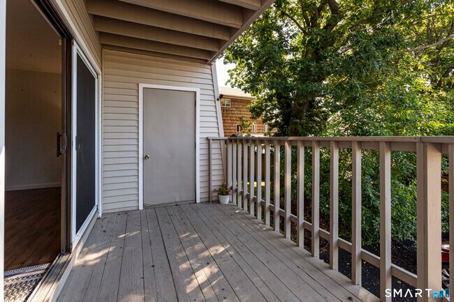 Building Photo - 60 Overlook Ave