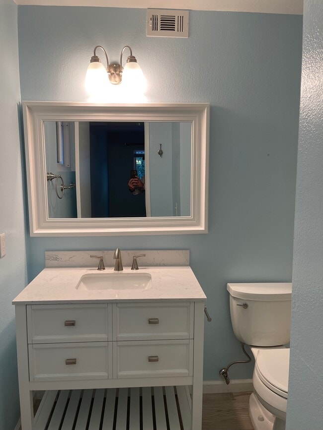 Building Photo - 1742 Shepherd Dr