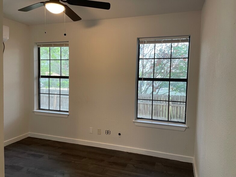 Building Photo - 1628 Sacramento