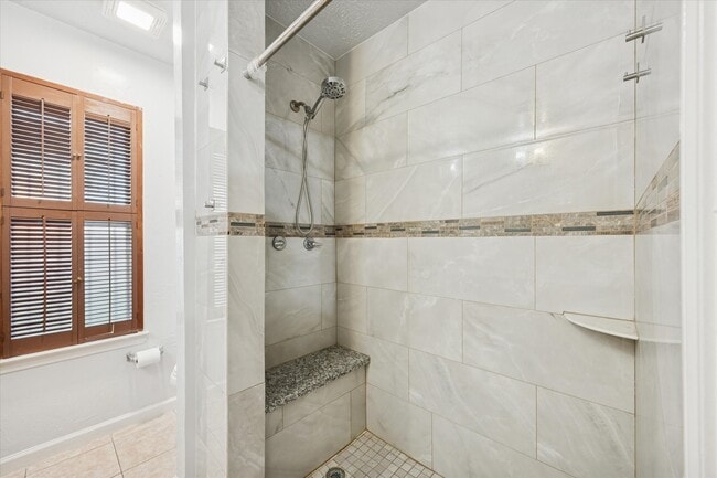 Building Photo - 3615 Kingston Vale Dr