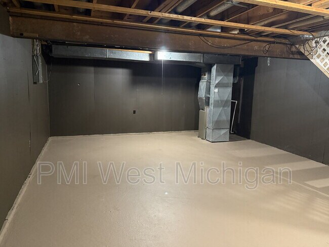 Building Photo - 4254 Bond St