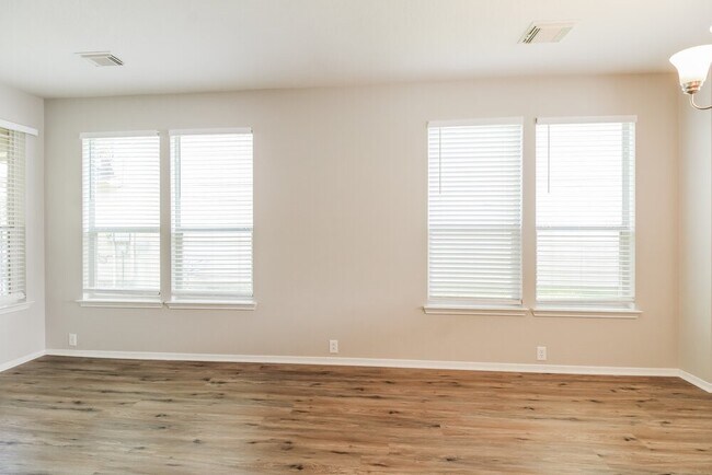 Building Photo - 2715 Feather Green Trail