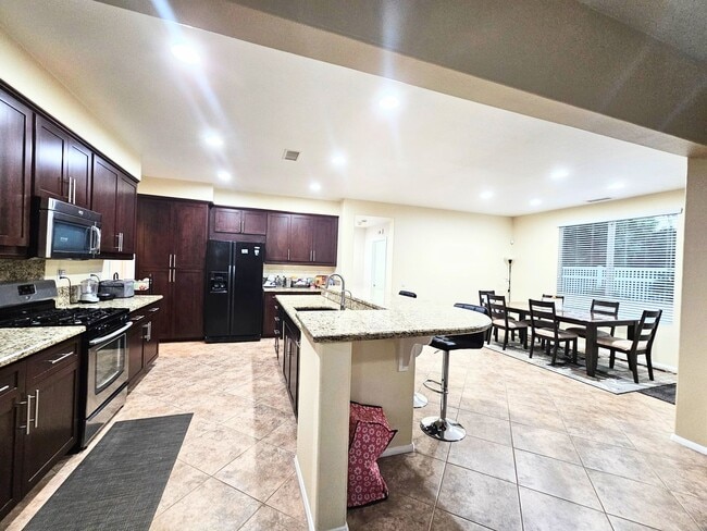 Building Photo - Highly Upgraded Paseo Del Sol Home!