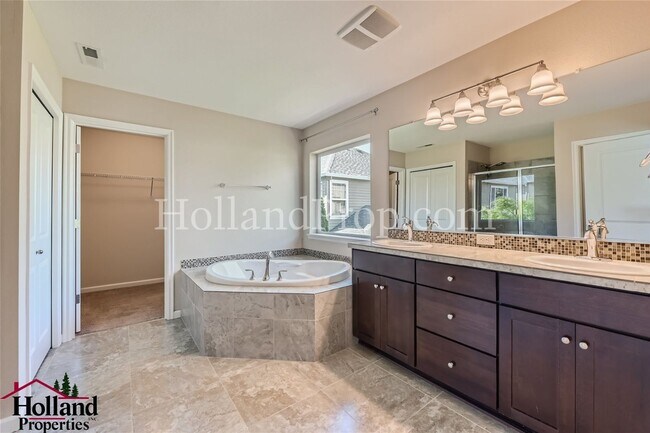Building Photo - **COMING SOON** Spacious 4-Bedroom Home wi...