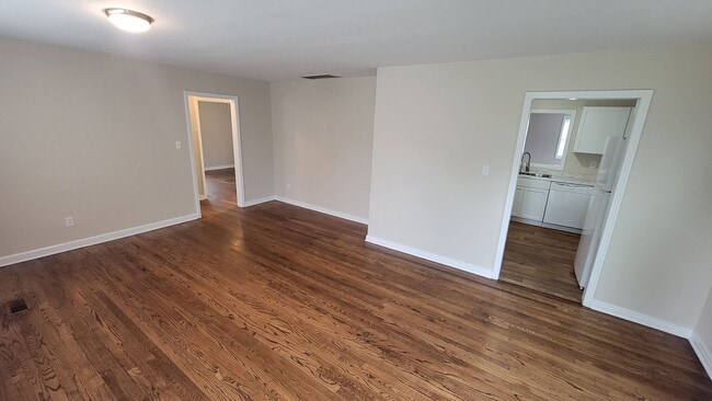 Building Photo - 2520 Proctor Knott Dr