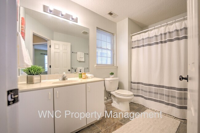 Building Photo - 302 Creeks End Cir