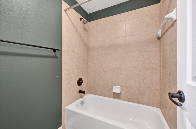 Building Photo - 1320 Studer St