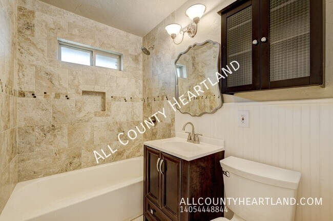 Building Photo - 3921 NW 51st St