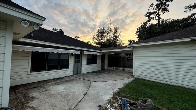 Building Photo - 618 Cannon Ball Dr