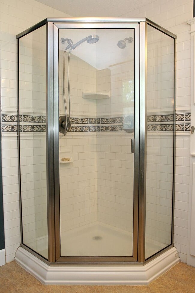 Building Photo - 5002 SE 97th Ave