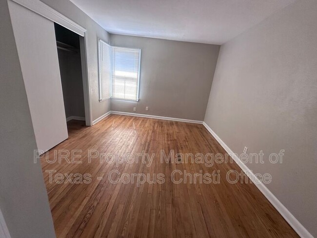 Building Photo - 538 Chase Dr