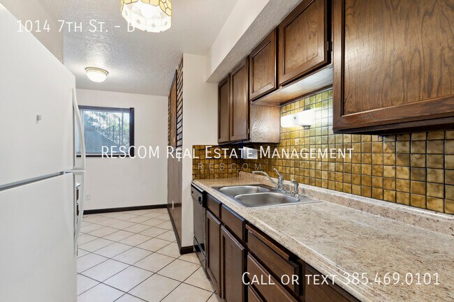 Building Photo - 1014 7th St