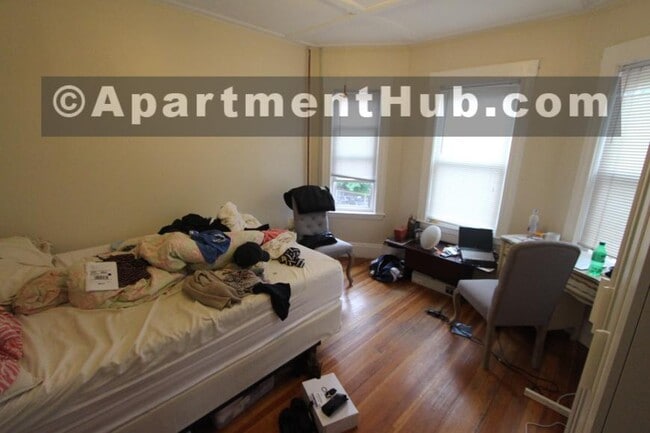Building Photo - 4.0 bedroom in Somerville Massachusetts 02143