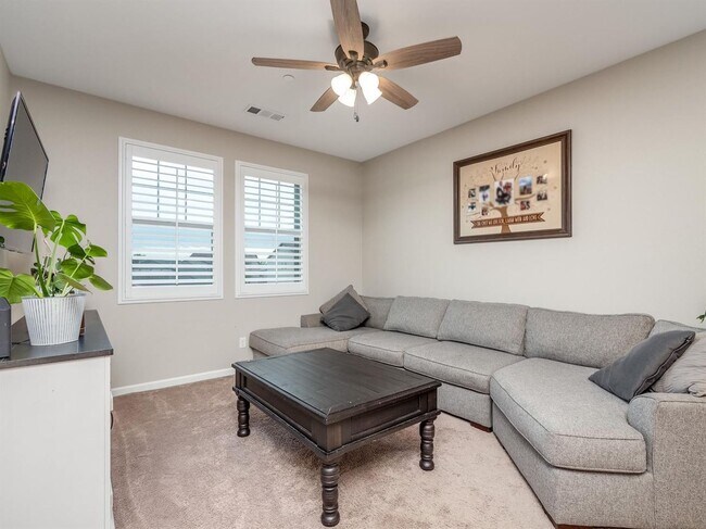 Building Photo - Newly Built 5 Bedroom Home Near Clovis East