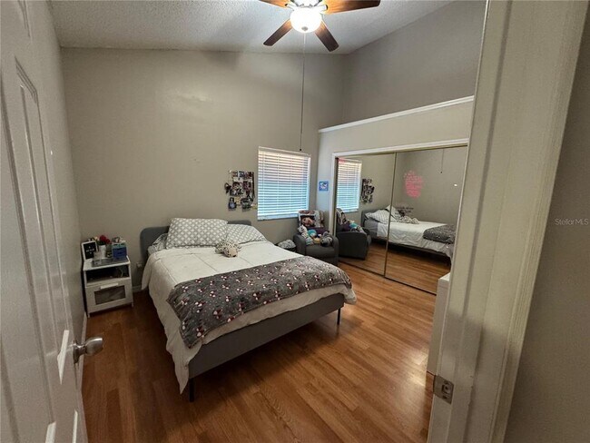 Building Photo - 655 Magic Ct