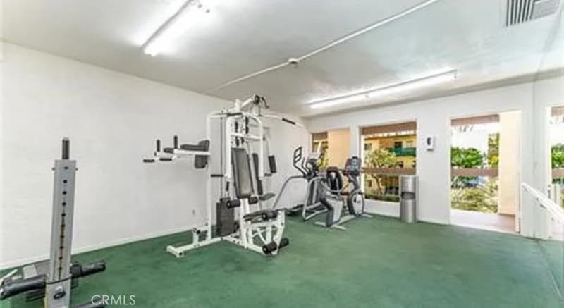 Building Photo - 5460 White Oak Ave