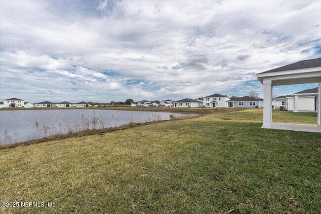 Building Photo - 3299 Lago Vis Dr