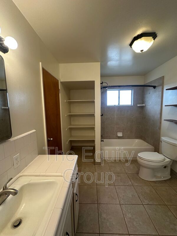 Building Photo - 15076 E Weldon Ave