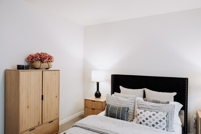 Building Photo - 9757 Bison Vly Trl