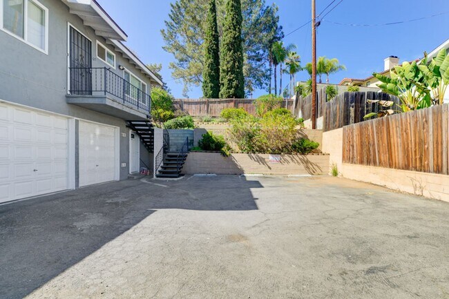 Building Photo - 617-617 Truly Terrace