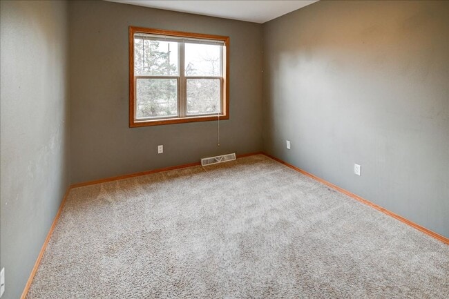 Building Photo - 400 Muirfield Ct
