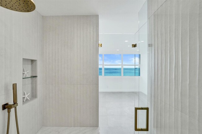 Building Photo - 209 N Fort Lauderdale Beach Blvd