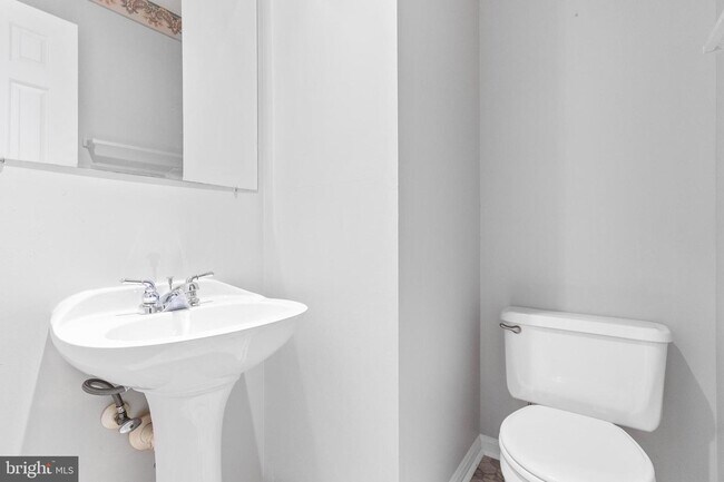 Building Photo - 7820 Somerset Ct