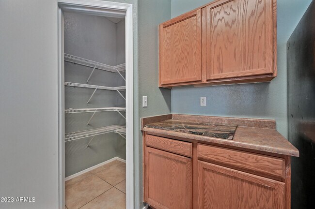 Building Photo - 7409 N Solano Dr