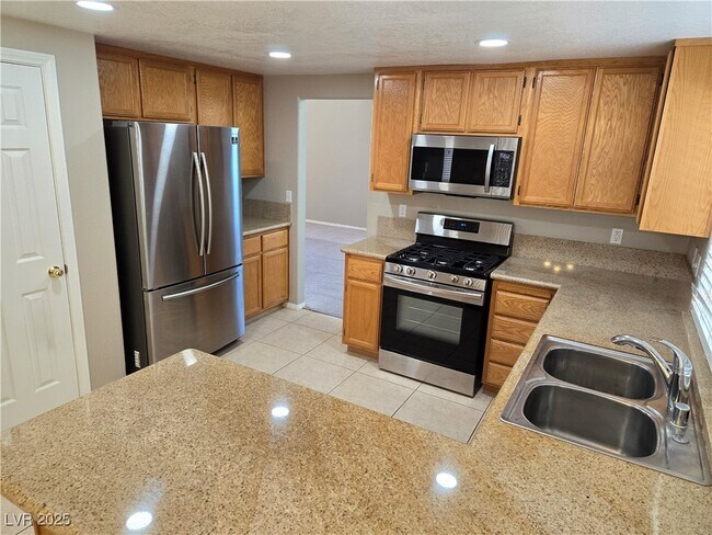 Building Photo - 1817 Summit Pointe Dr