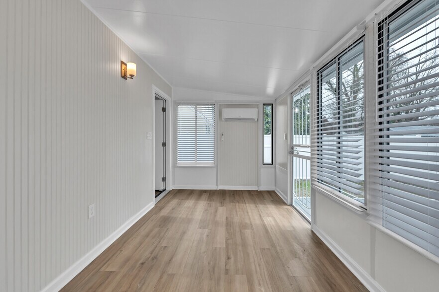 Sunroom - 8 E Preston St