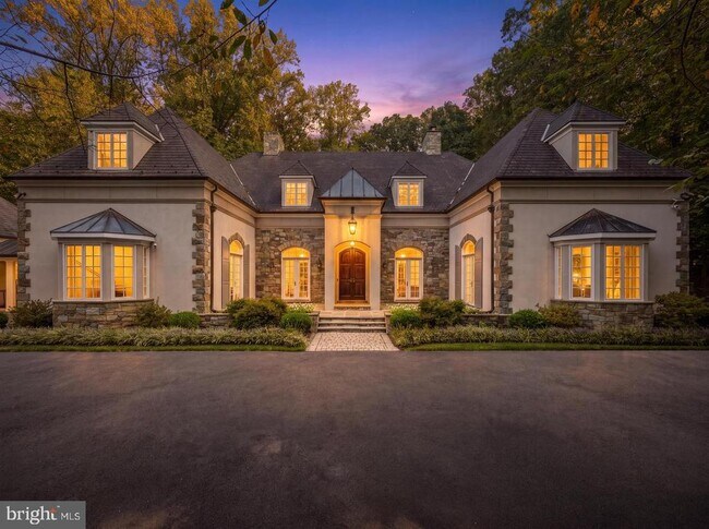 Building Photo - 11218 River View Dr