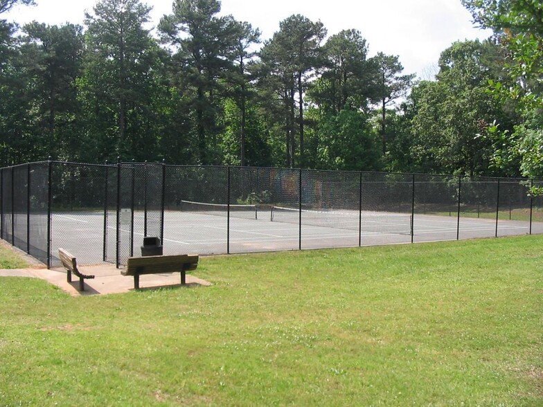 Park - 1465 Gates Cir SE