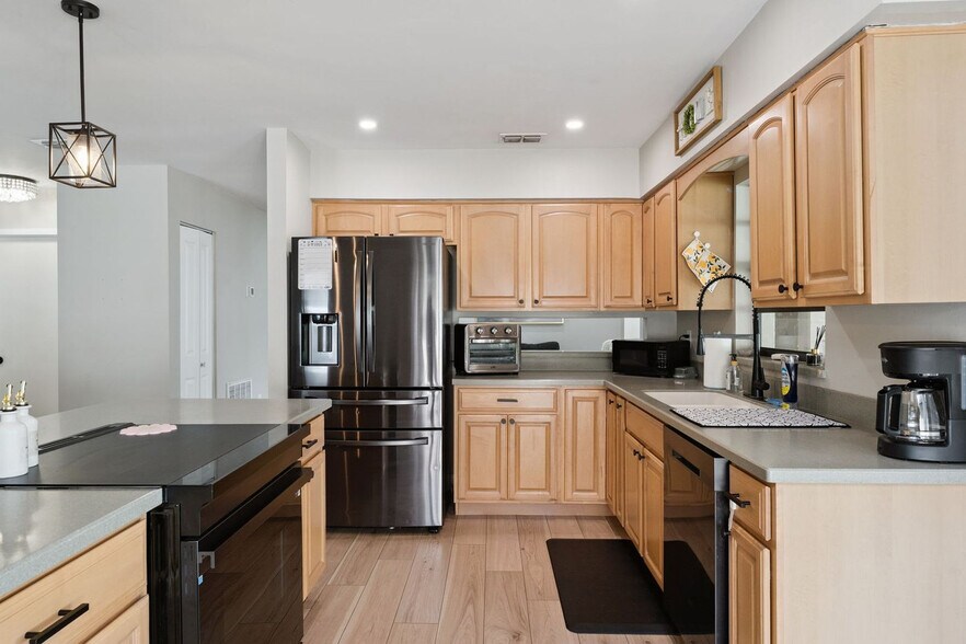 Building Photo - 2662 Shadybranch Dr