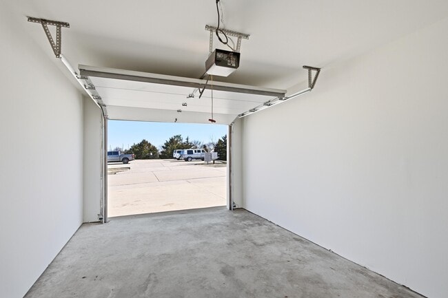 Building Photo - 3509 La Mesa Dr