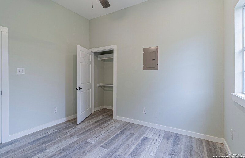 Building Photo - 210 N San Jacinto St