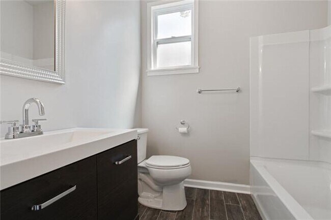 Building Photo - 2534-2536 Lavender St
