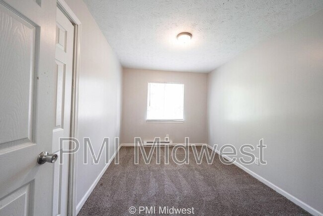 Building Photo - 6260 E 11th St