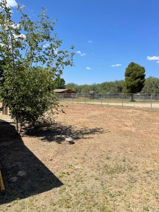 Building Photo - 2 Bedroom In Bridgeport on .36 of an acre-...